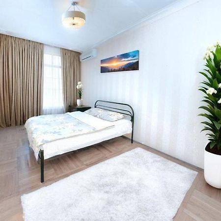Ferienwohnung Цум Пассаж Яворницького 55 Dnipro Exterior foto